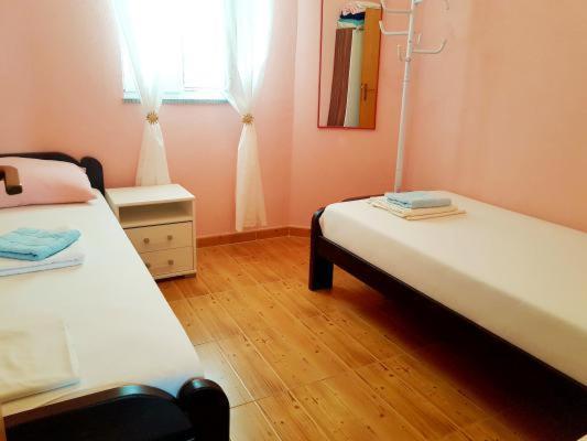 Ara-Kata Apartment Baska  Ngoại thất bức ảnh
