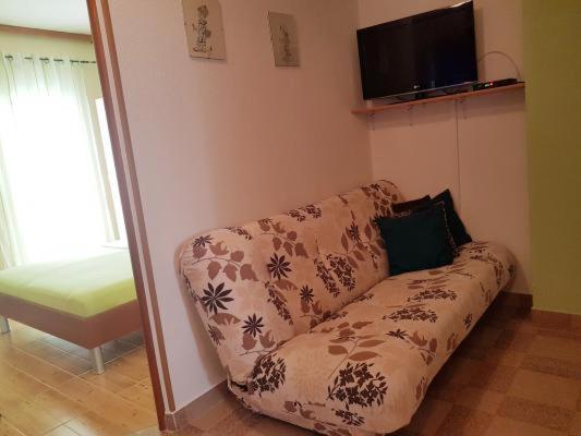 Ara-Kata Apartment Baska  Ngoại thất bức ảnh