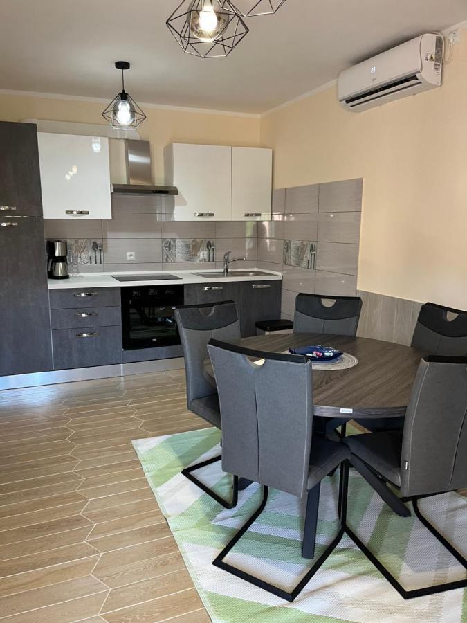 Ara-Kata Apartment Baska  Ngoại thất bức ảnh