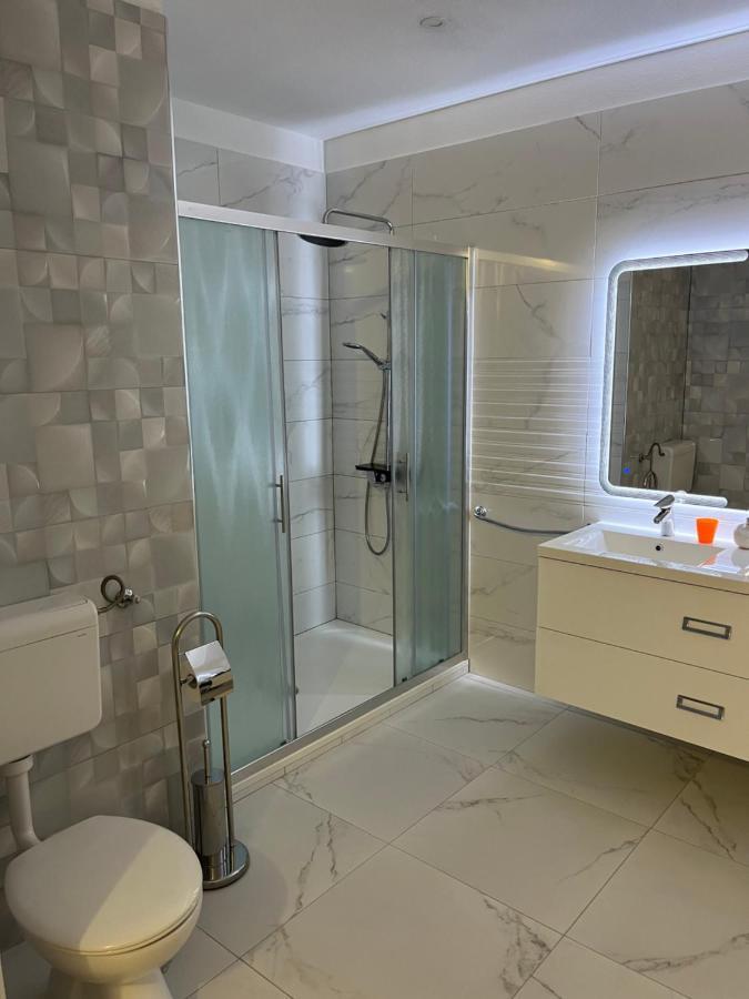 Ara-Kata Apartment Baska  Ngoại thất bức ảnh